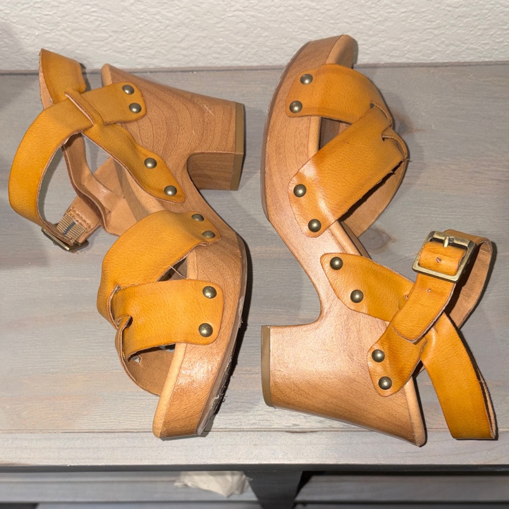 Kork-Ease Mustard Platform Sandals - Picture 7 of 16